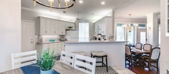 ~ 3 Mi to Dtwn: Aubrey Vacation Rental w/ Patio!