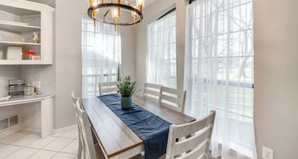 ~ 3 Mi to Dtwn: Aubrey Vacation Rental w/ Patio!