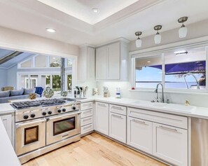 Køleskab, ovn, kogeplade, opvaskemaskine