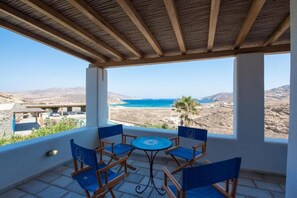 Balcony - Mykonian Luxury Villa Victoria with Pool (Mykonos)