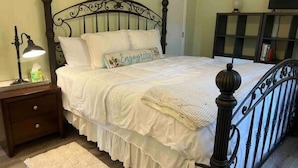 Room - Sunny at 135 is a wonderful place to  (Aiken)