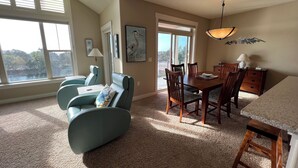 Dining - BP 410 River Song Condo.  3 blocks from the beach (Seaside)