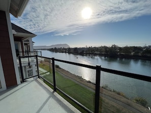 Property grounds - BP 410 River Song Condo. 3 blocks from the beach (Seaside)