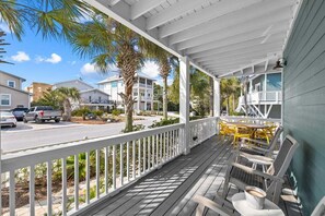 تناول الطعام بالخارج