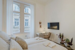 Apartamento conforto | 1 quarto, cofres nos quartos, escrivaninha