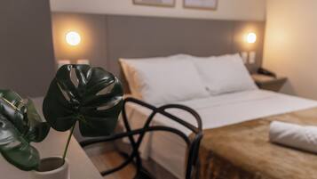 Habitación estándar doble | Escritorio, wifi gratis, ropa de cama
