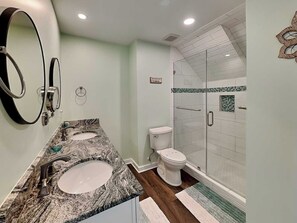 Towels - The Salty Seahorse | Across from Beach + Views! (North Topsail Beach)