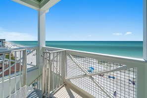 Property grounds - "Intoxicasun" The Perfect Group Getaway in PCB! Brand New Beachfront located on East End (Panama City)