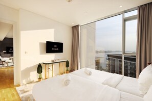 2 bedrooms, iron/ironing board, free WiFi, bed sheets - Livbnb-Luxurious Bluewater 2B Suite with Sea Views (Dubai)