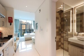 Hair dryer, towels - Exquisite Studio near Nakheel Mall by Livbnb (Dubai)