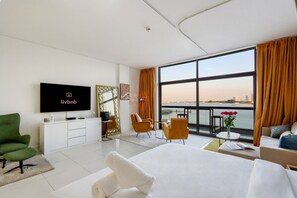 Iron/ironing board, free WiFi, bed sheets