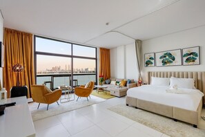 TV - Seaside Studio in PalmJumeirah,Beach Access (Dubai)