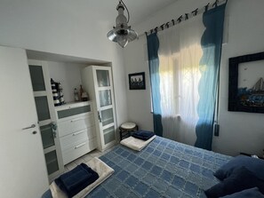 3 bedrooms, iron/ironing board, WiFi, bed sheets - By the sea just a stone's throw from Rome (Anzio)