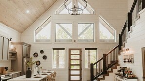Private kitchen - Broken Bow Getaway | Hot Tub + Games (Broken Bow)