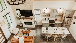 Private kitchen - Broken Bow Getaway | Hot Tub + Games (Broken Bow)
