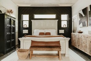 2 makuuhuonetta, silitysrauta/-lauta, vauvan matkasänky, Wi-Fi