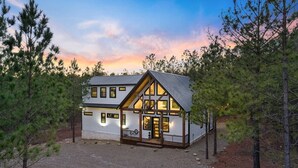 Exterior - Broken Bow Getaway | Hot Tub + Games (Broken Bow)