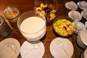 Free daily continental breakfast