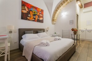 1 quarto, Wi-Fi de cortesia, roupa de cama