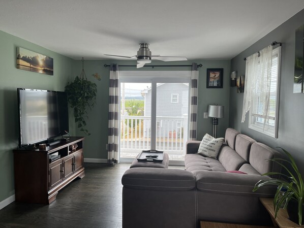 Smart TV - Beach Bum Bungalow offers stunning sunset marsh views just 400 ft to the beach. (Hampton)