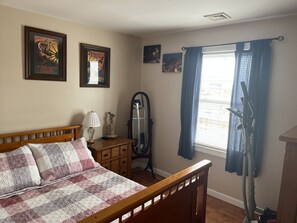 2 bedrooms, iron/ironing board, free WiFi, bed sheets - Beach Bum Bungalow offers stunning sunset marsh views just 400 ft to the beach. (Hampton)