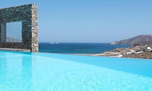 Seasonal outdoor pool - Mykonian Private 2 Bd Villa with Pool (Mykonos)