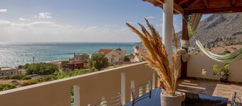 Charming Anna Maria apartment with a spectacular sea view, near the beach.
