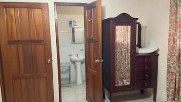 3 habitaciones, wifi gratis y ropa de cama