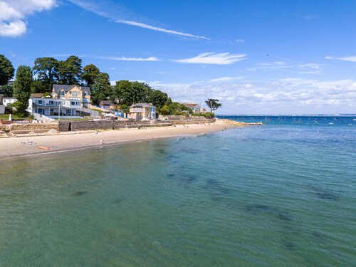 A large detached house with sea view that sleeps 12 guests  in 6 bedrooms