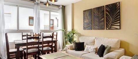 TV, DVD player, aparelho de som