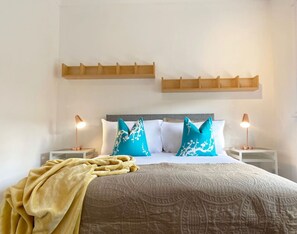 3 bedrooms, WiFi, bed sheets