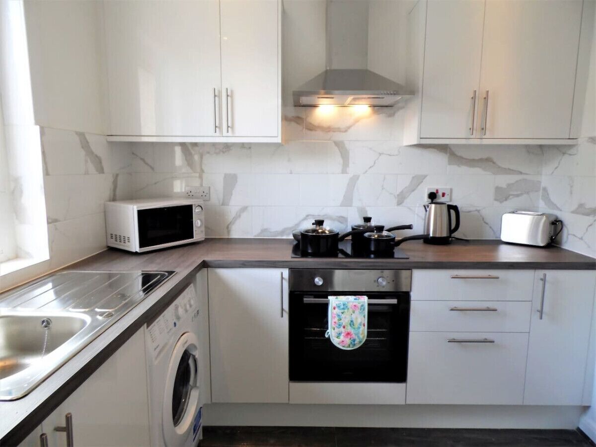 Refrigerador, microondas, horno, placa de cocina