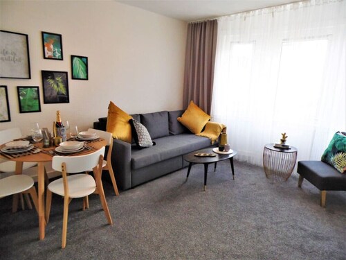 Trident Apartment - newly renovated bright and airy flat located in a very convenient central area.