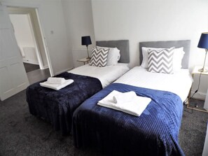 2 室のベッドルーム、WiFi、ベッドシーツ