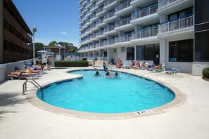 Innendørsbasseng og utendørsbasseng