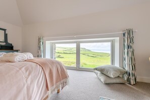 3 bedrooms, desk, travel cot, free WiFi - 3 Bed in Abbotsham (oc-g28820) (Abbotsham)