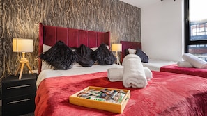 Apartamento | 2 quartos, escrivaninha, ferros/tábuas de passar roupa