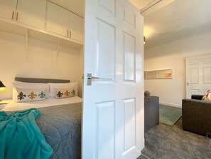 3 Schlafzimmer, Bügeleisen/Bügelbrett, WLAN, Bettwäsche