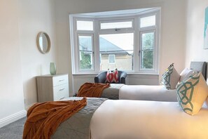 3 dormitoris, planxa i posts de planxar, wifi i roba de llit 