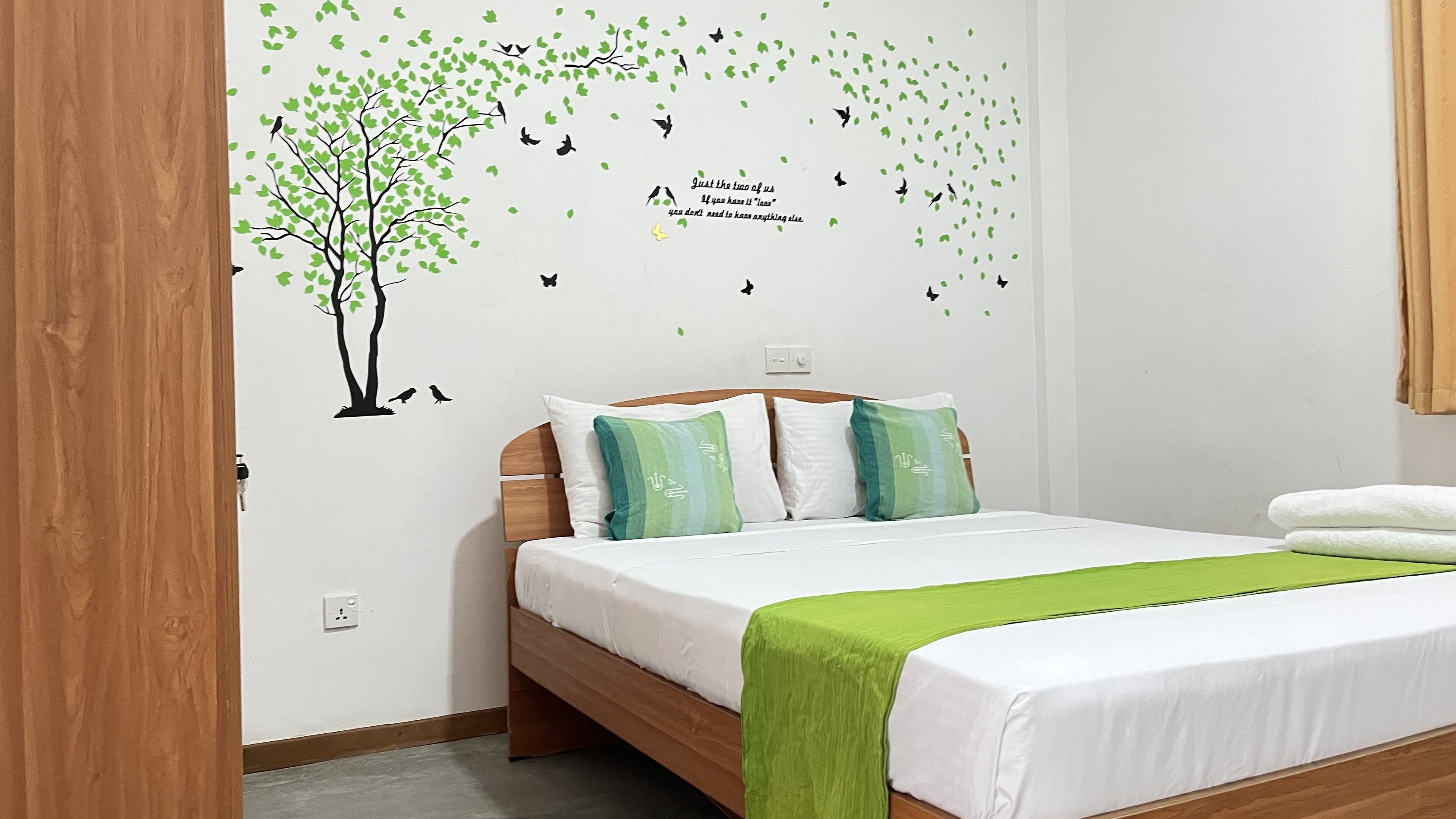 Doppelzimmer, 1 Schlafzimmer, Raucher, Poolblick | Daunenbettdecken, kostenloses WLAN