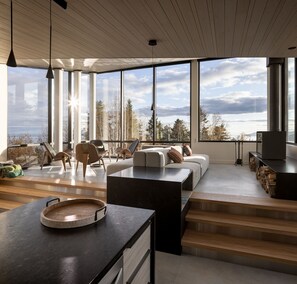 Interior - L'Embacle: Luxury Chalet with Pool Spa and Views (La Malbaie)