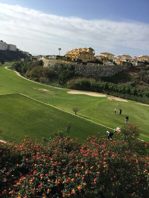 Golf - Beautiful large 2 beds coast flat with sunrise sunset,swimming pool and sea-view (Mijas)