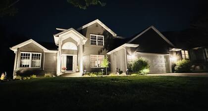 Spacious 4 bdrm home in lovely neighborhood, hot tub, ping pong, workout area.