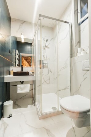 Hair dryer - Le Victor. (Dijon)