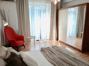 City Studio | Individually decorated, individually furnished, iron/ironing board - Studio Old Center (Bucharest)