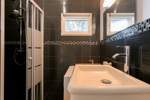 Douche, séchoir à cheveux
