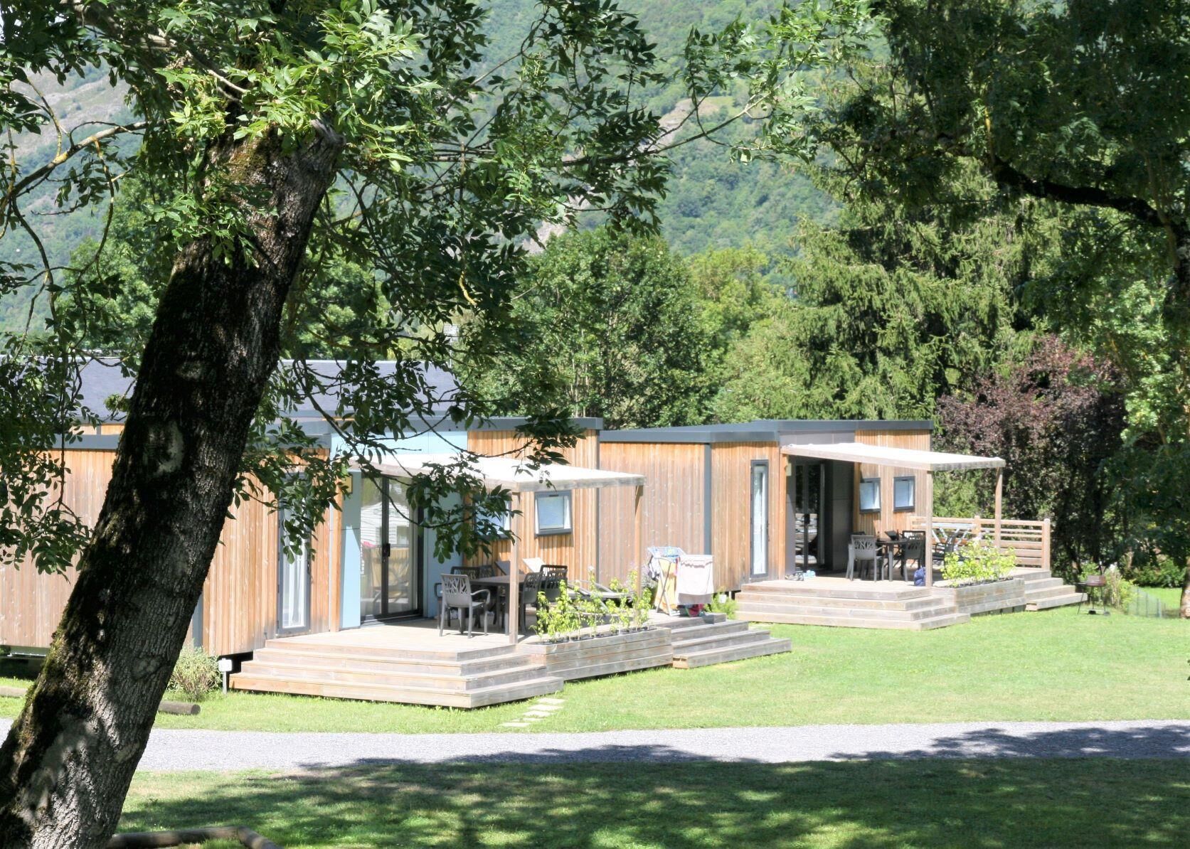 Superior Mobile Home | Cribs/infant beds, free WiFi