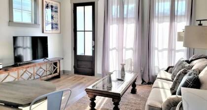 Sunny & Cozy Cottage | 12 minutes to Beach