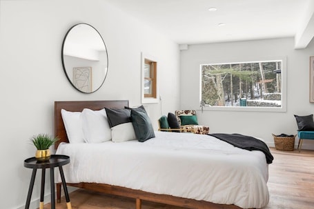 1 bedroom, desk, iron/ironing board, free WiFi. Hudson valley and The Berkshires Cottage