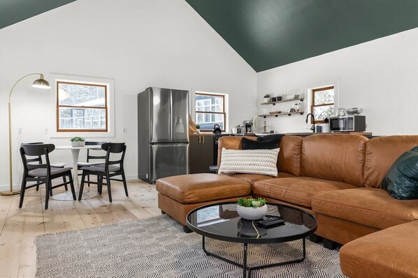 Una Smart TV, una oficina